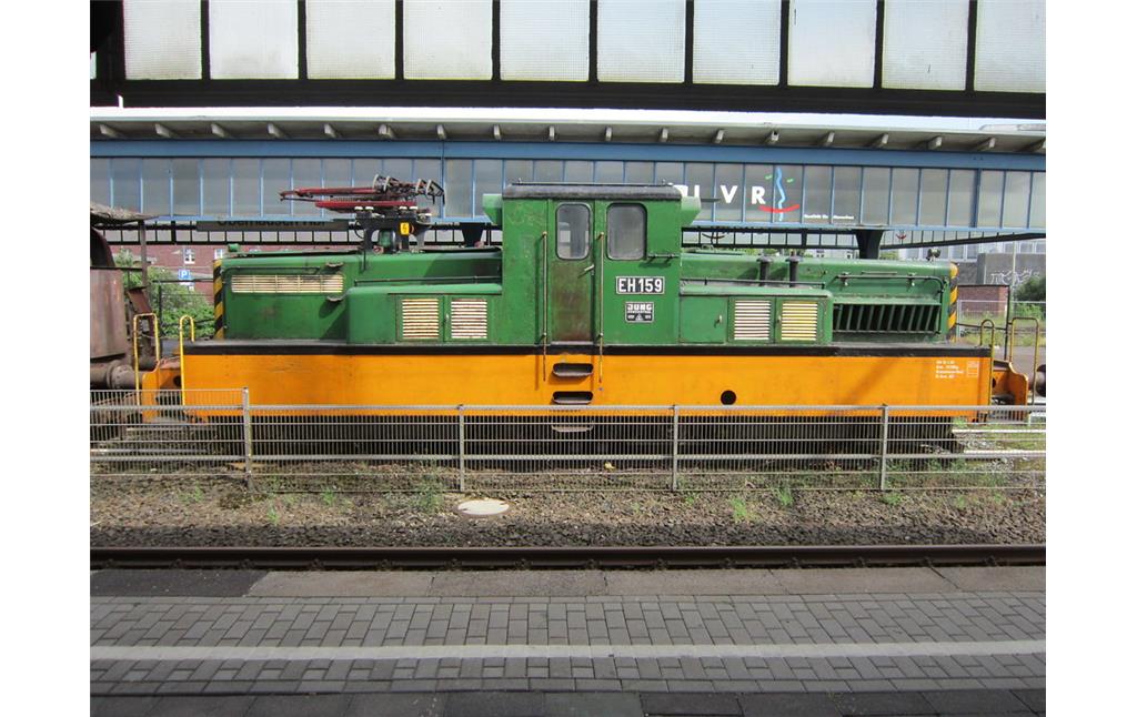 Oberhausen Hauptbahnhof, Museumsbahnsteig, EH 159, eine ehemalige Lokomotive der Eisenbahn und Häfen (2016)