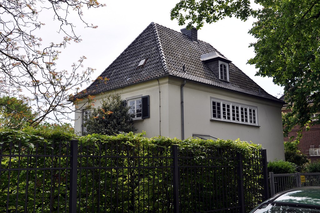 Wohnhaus Friedrich-Wilhelm-Straße 12 im Bonner Regierungsviertel (2016)