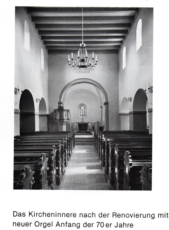 Historische Fotografie des Innenraums der evangelischen Kirche in Birnbach (1970)