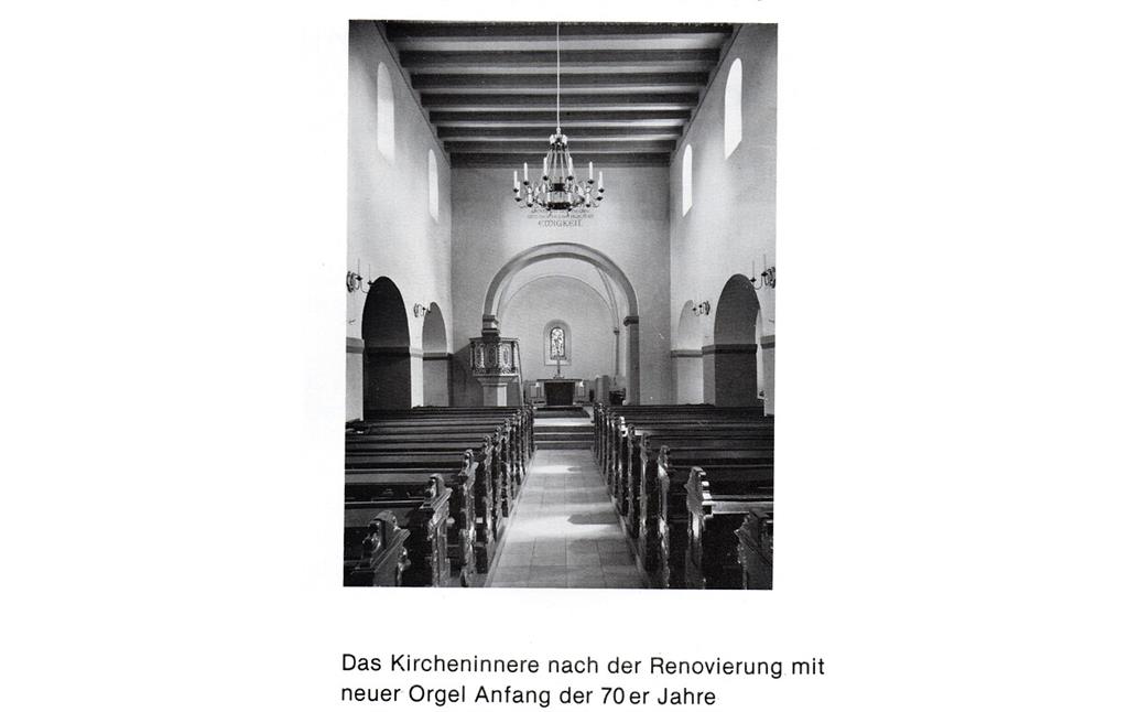 Historische Fotografie des Innenraums der evangelischen Kirche in Birnbach (1970)