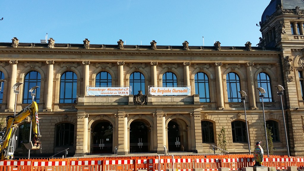 Die Südfassade der historischen Stadthalle am Johannisberg in Wuppertal (2015).