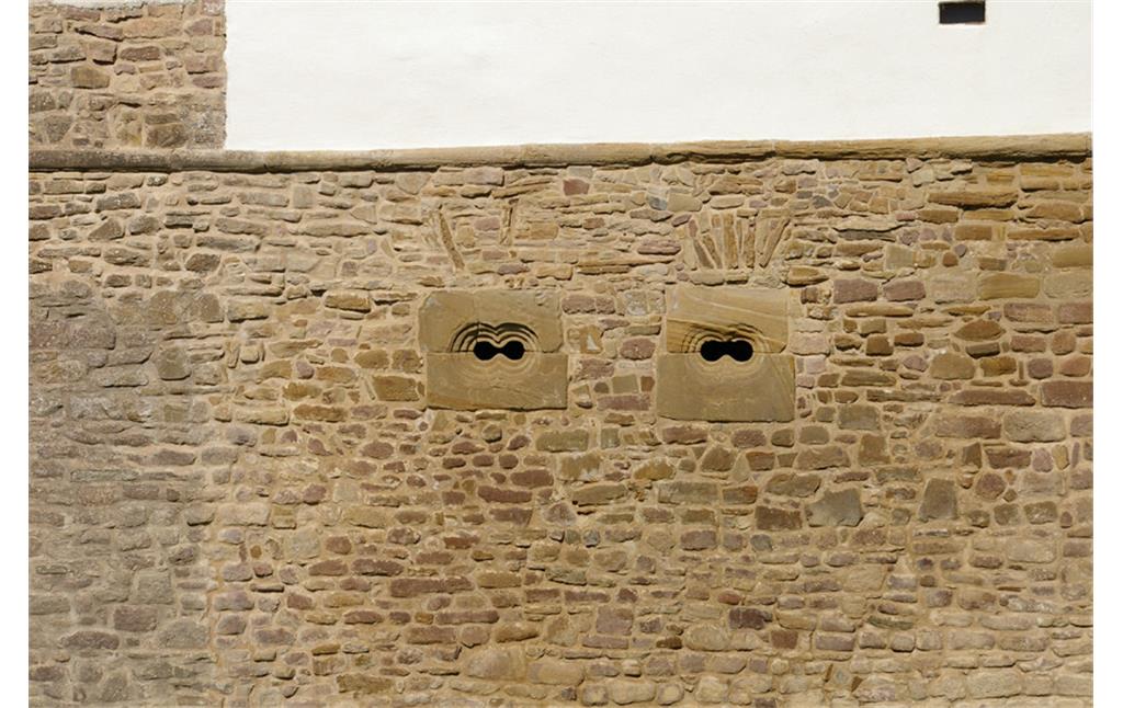 Brillenscharten in der Westmauer