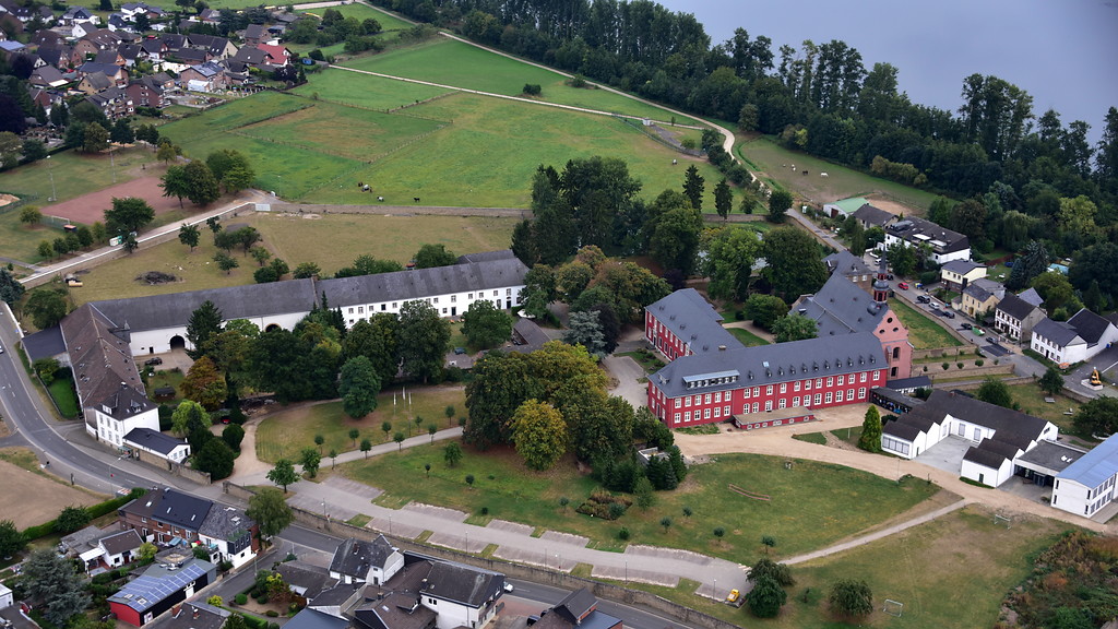 Luftaufnahme des früheren Prämonstratenserinnenstifts Füssenich (2016)