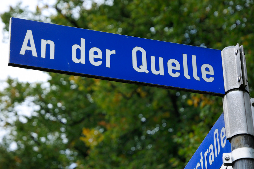 Straßenschild "An der Quelle" in Nettetal-Kaldenkirchen (2013).