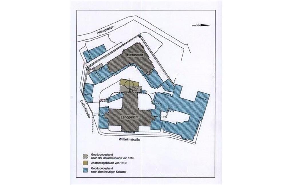 Der Gebäudebestand zwischen den Straßen Annagraben und Wilhelmstraße: in grau die Gebäude von Landgericht und Haftanstalt 1859, in oliv das Anatomiegebäude von 1819 und in blau der Bestand nach dem Kataster 1995.