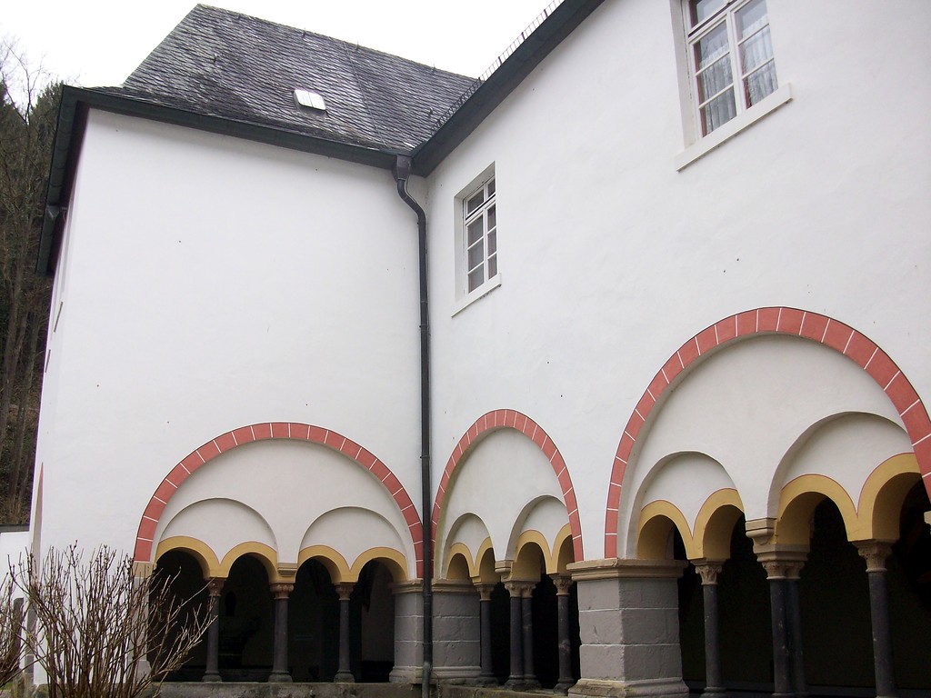 Abtei Sayn, Kreuzgang, Arkaden (2015)