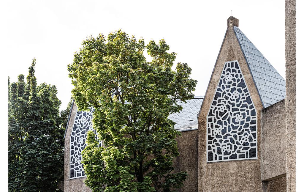 Giebelfenster der Pfarrkirche St. Gertrud in Köln-Neustadt (2019)