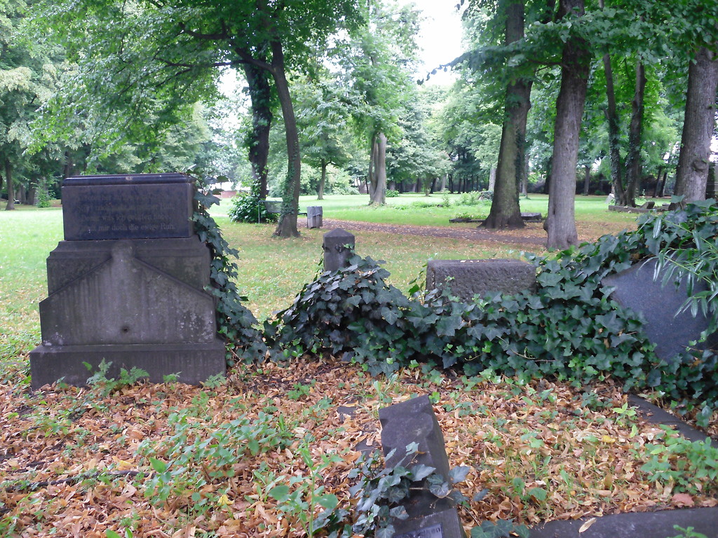Grabstelle auf dem Alten Friedhof in Köln-Vingst (2013)
