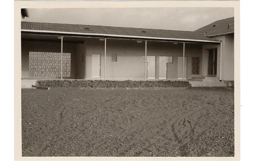 Pausenhalle der neuen Schule in Helferskirchen (1959)