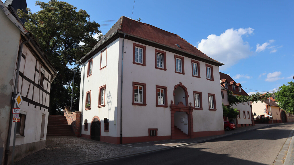 Kirrweiler (Pfalz), Marktstraße 101, ehem. Rathaus (2020)