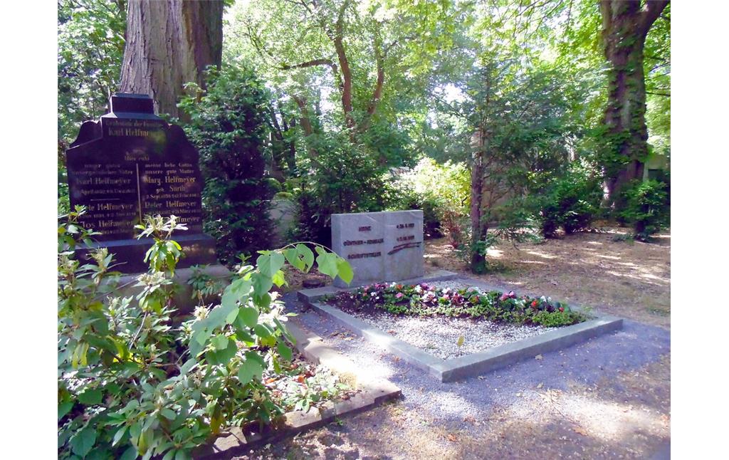 Die Grabstätte des Schriftstellers Heinz G. Konsalik auf dem Melatenfriedhof in Köln-Lindenthal (2020).