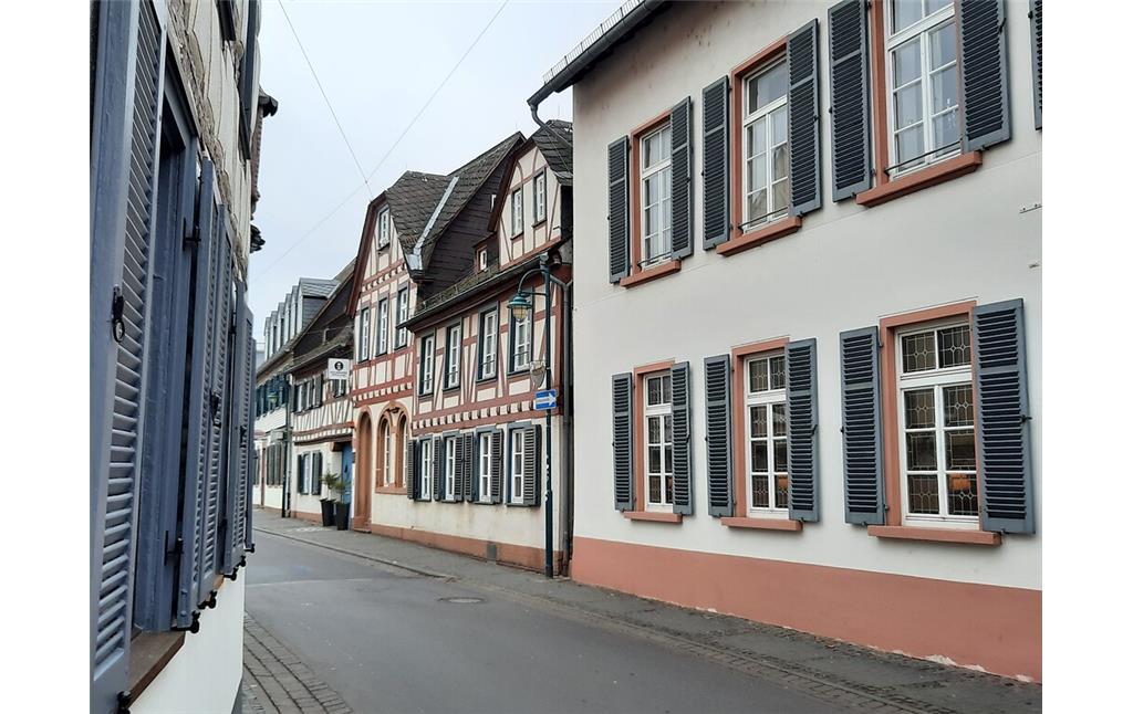 Blick auf das ehemalige Gasthaus "Burg Ehrenfels" in Hochheim am Main (2020)