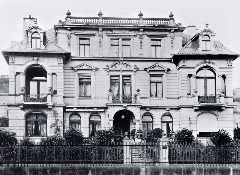 Historische Fotografie der Villa des Perlenhändlers August Purper, genannt Purpers Schlösschen (um 1900)