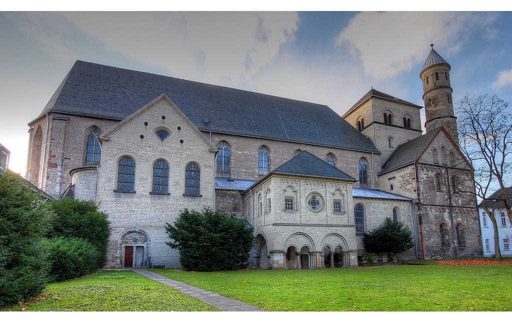 Die frühere Abtei St. Pantaleon in Köln, Ansicht von Norden (2009)