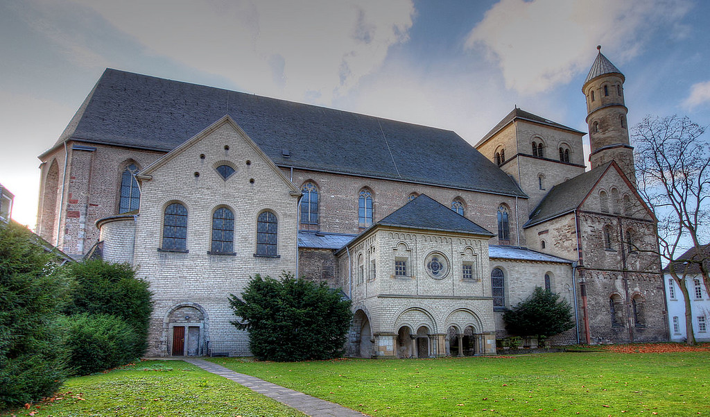 Die frühere Abtei St. Pantaleon in Köln, Ansicht von Norden (2009)