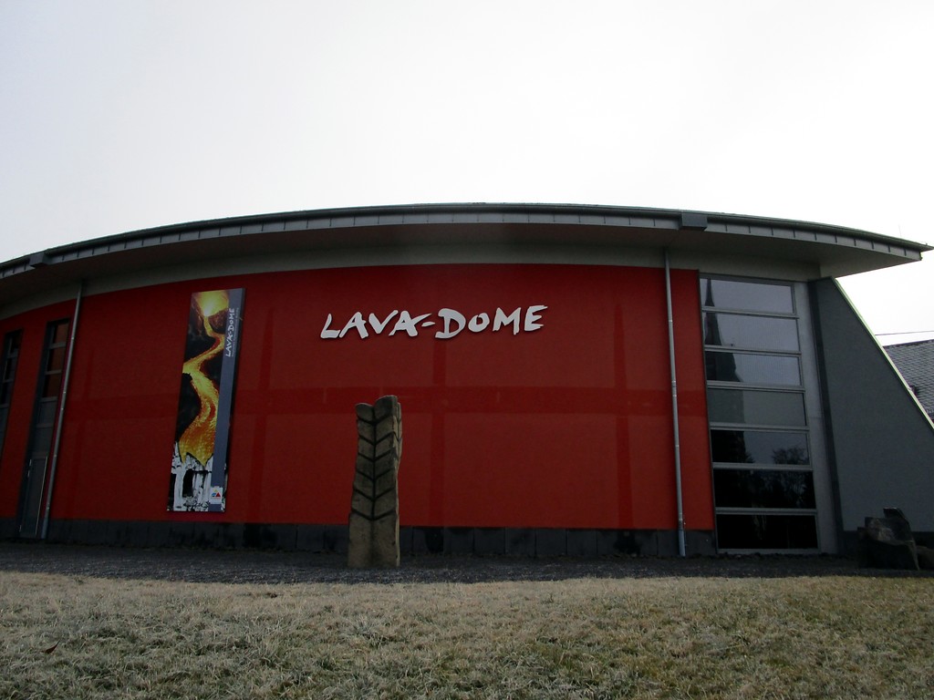 Deutsches Vulkanmuseum "Lava-Dome" in Mendig, Frontansicht (2015).