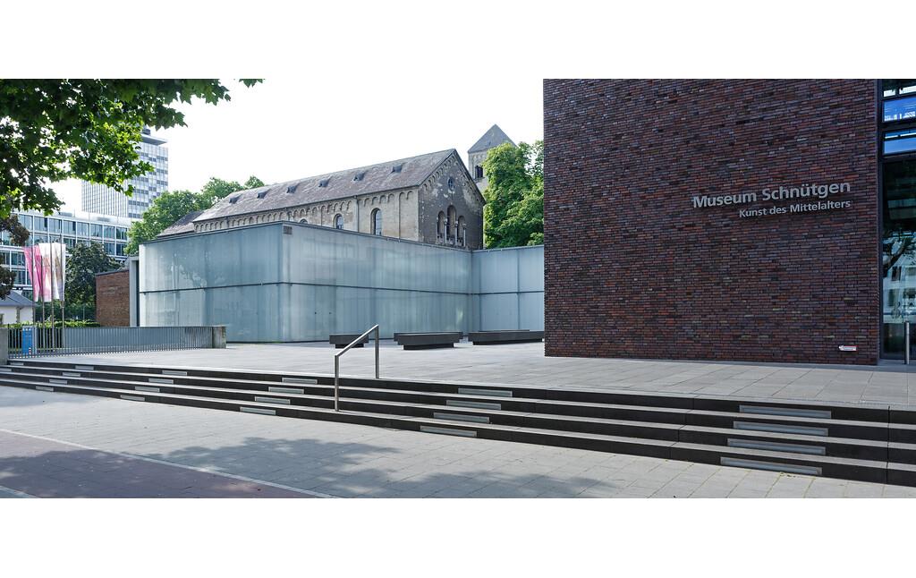 Der moderne Eingang des Museums Schnütgen in der Kölner Altstadt-Süd (2016).