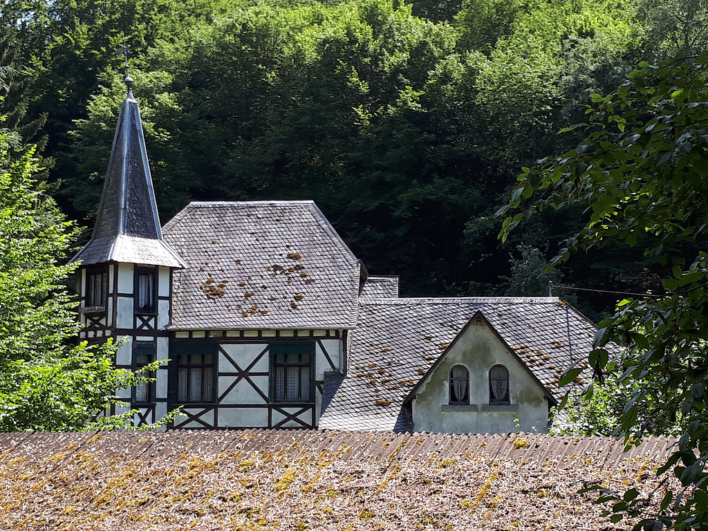 Ansicht der Villa Margarethe im Pommerbachtal bei Wirfus von Norden (2017).
