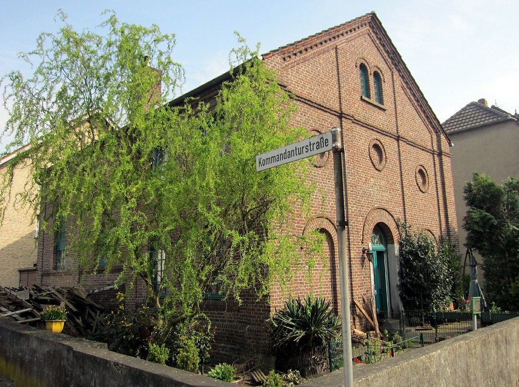 Die westliche Ansicht des ehemaligen Osoyer Synagogen- und Schulgebäudes, das heute als Wohnhaus genutzt wird (2014)
