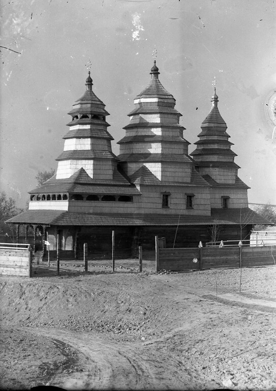 St. Nicolas church from the village Kryvka in the Museum of Folk Architecture and Life (1938-1939)