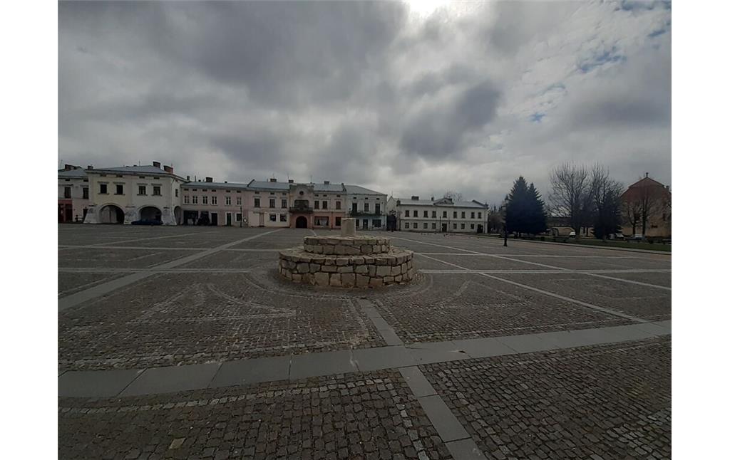 Vicheva Square in Zhovkva with the pillory (2021)