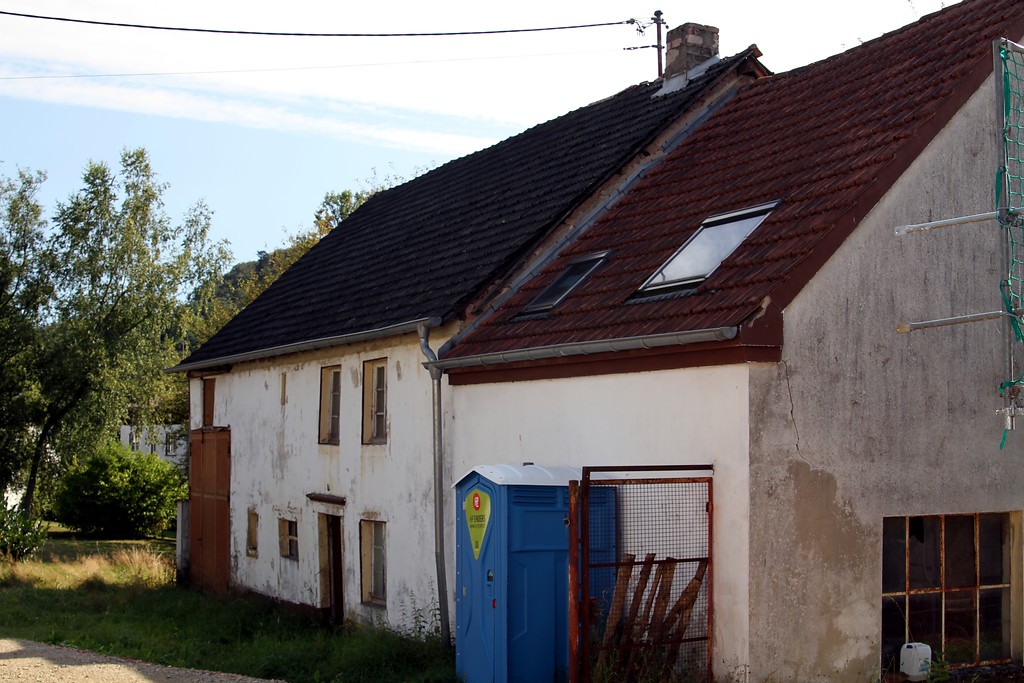 Altes Fachwerkhaus im Mühlenweg 8 in Nonnweiler mit Anbau (2016)