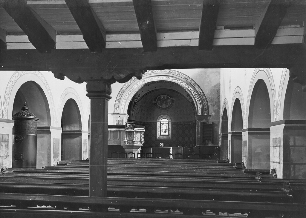 Historische Fotografie des Innenraums der evangelischen Kirche in Birnbach (1930er Jahre)