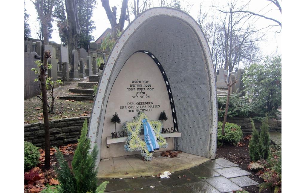 Gedenkstätte auf dem jüdischen Friedhof am Weinberg in Wuppertal-Elberfeld (2014).