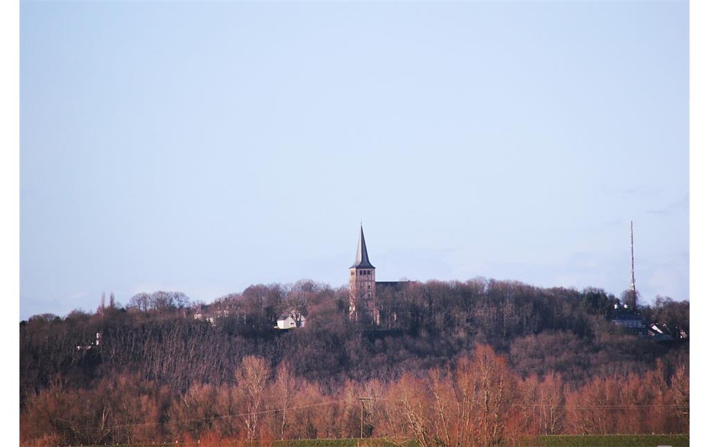 Die ehemalige Stiftskirche St. Vitus als Landmarke auf den Eltener Berg bei Emmerich (2016)