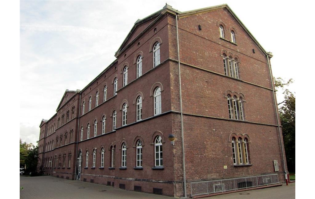 Gebäude der heutigen LVR-Kulturdienststellen in der ehemaligen Abtei Brauweiler (2011).