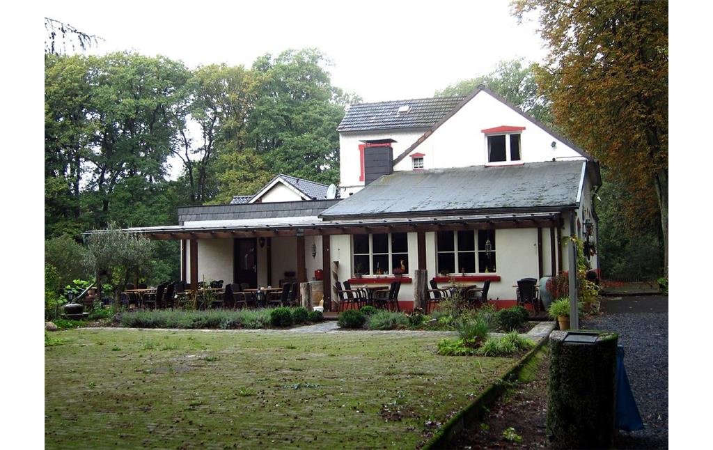 Das Forsthaus Telegraf (heute Gaststätte) in der Wahner Heide (2011).