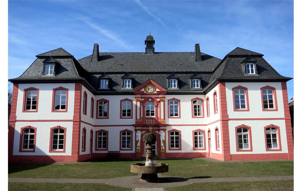 Der zentrale Bau des Barockschlosses Bitburg (2015)