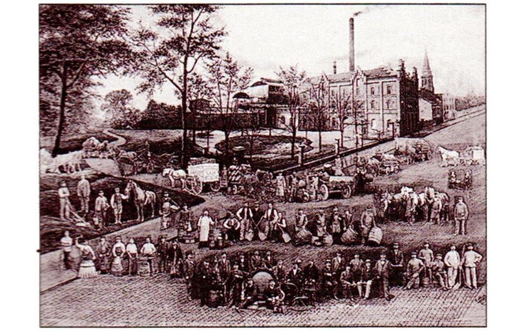 Fotokollage von um 1900: Gebäude, Belegschaft und Fuhrpark der Sünner-Brauerei in Köln-Kalk (aus: Zeugen Kölner Brau-Kultur 1396-1996, S. 136).