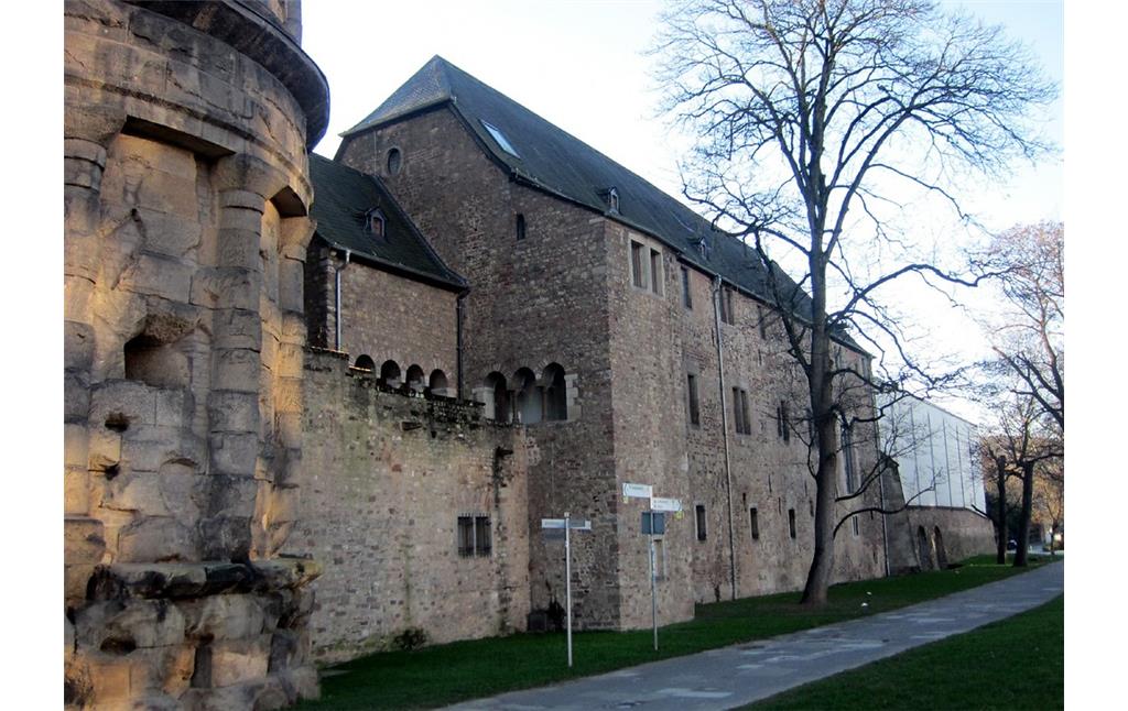 Simeonsstift (Kanonikerstift St. Simeon) in Trier, Ansicht des Nordflügels von der Nordallee aus (2014).
