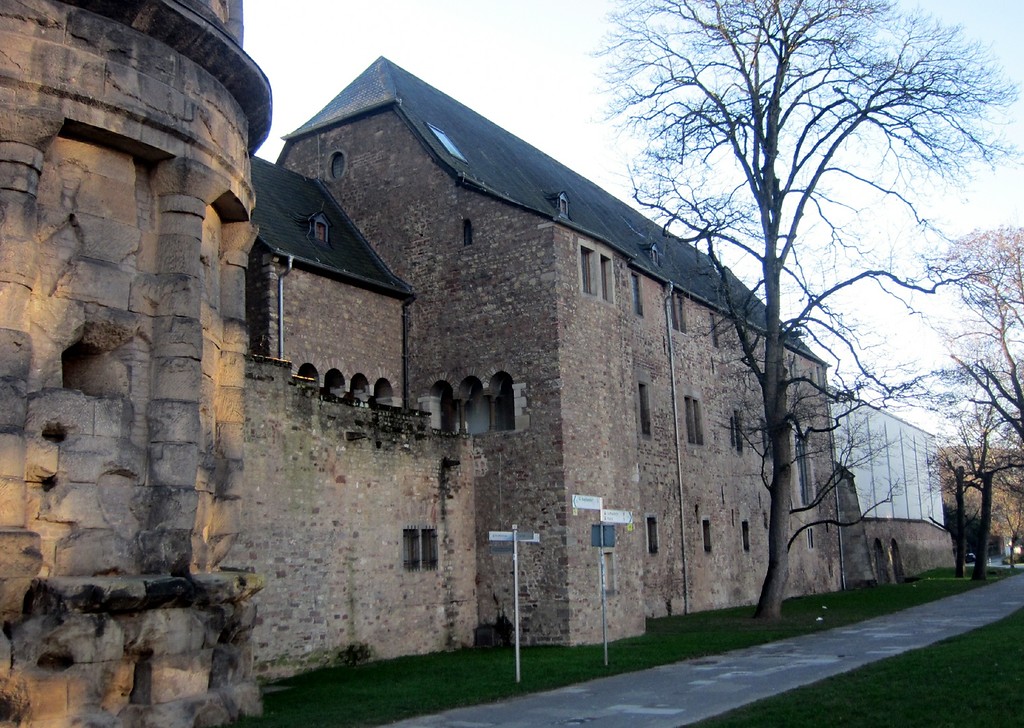 Simeonsstift (Kanonikerstift St. Simeon) in Trier, Ansicht des Nordflügels von der Nordallee aus (2014).