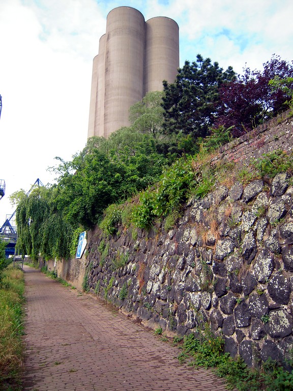 Plange Mühle in Duisburg-Homberg, Getreidesilos (2016)