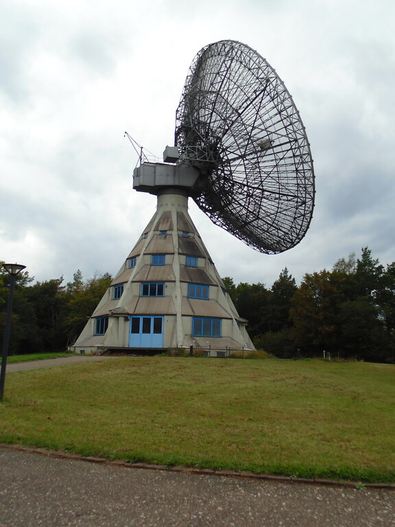 Das Radioteleskop Astropeiler Stockert bei Bad Münstereifel-Eschweiler (2020).