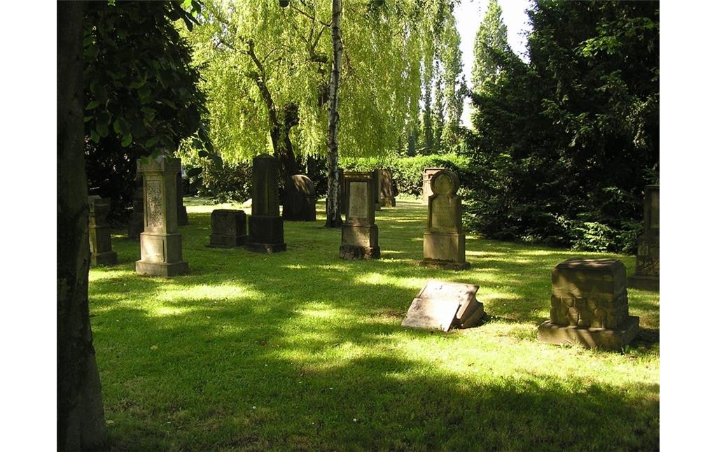 Gräber auf dem Jüdischen Friedhof in Beeck-Stockum in Duisburg (2005)