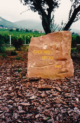 Ritterstein Nr. 183 "Dagobert-Hecke" südlich von Frankweiler (1996)