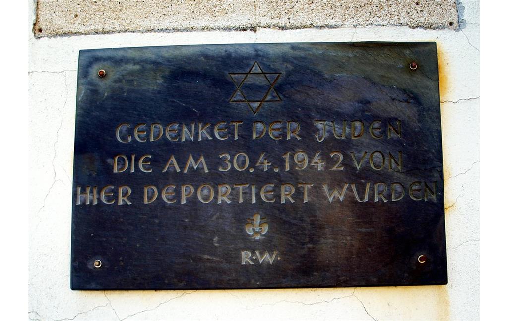 Gedenktafel zur Deportation der Kaisersescher Juden am 30.04.1942 an der Molkerei in der Alten Cochemer Straße (2012)