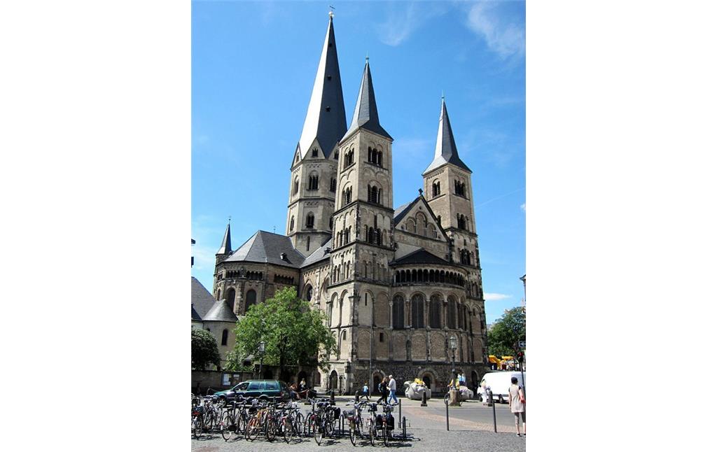 Cassiusstift (Münster in Bonn), Ansicht der Stiftskirche von Osten (2011)
