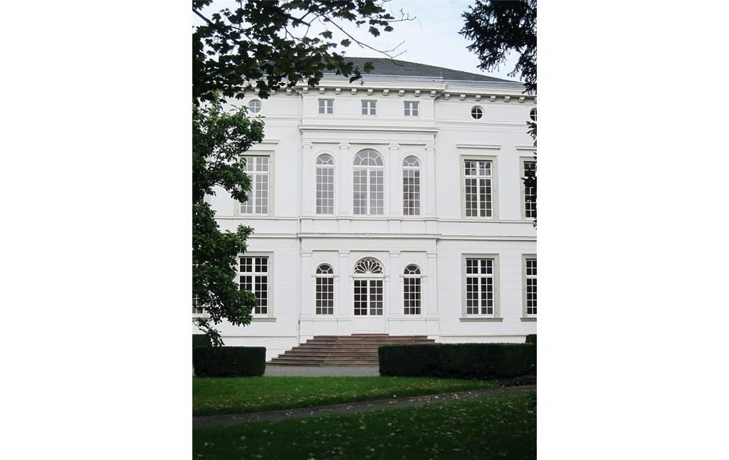 Teilansicht der Westfassade des Palais Schaumburg in Bonn (2014)