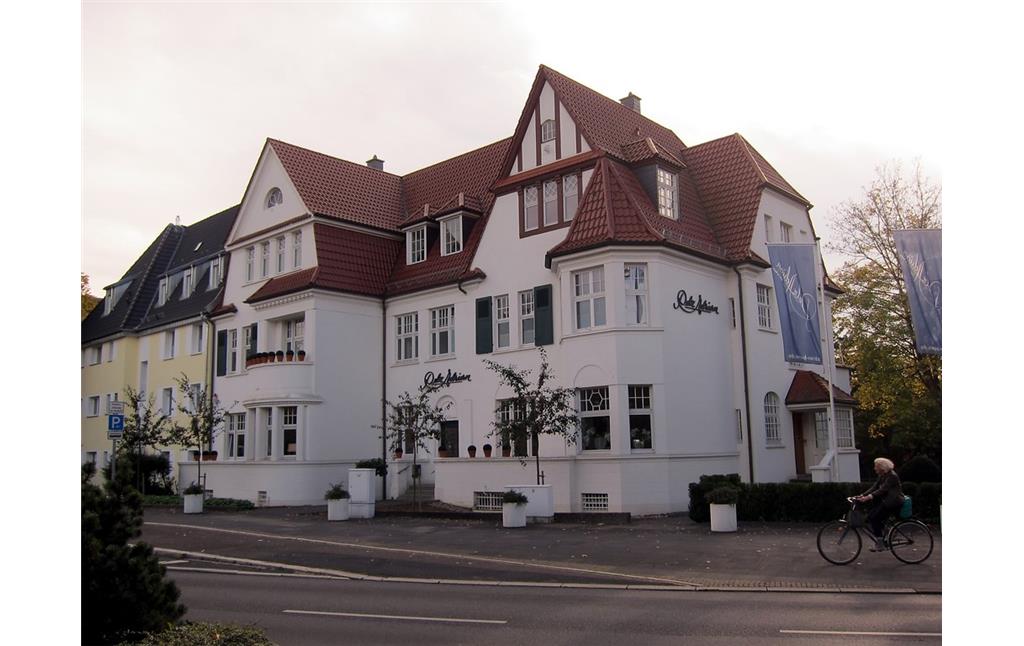 Wohnhäuser Willy-Brandt-Allee 6 (rechts) und 8 (links) in Bonn (2014)
