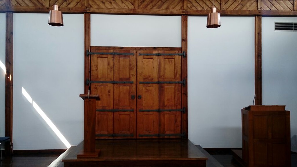 Flügeltüren, die den Altar verschließen in der evangelische Kirche Oberpleis (2018)