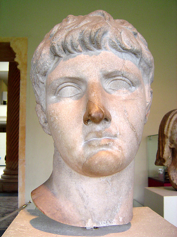 Büste des Nero Claudius Drusus (38-9 v. Chr., auch der "ältere Drusus" oder "Drusus maior", römischer Politiker, Feldherr und Stiefsohn des Kaisers Augustus) im Musée du Cinquantenaire, Brüssel (2004/2005)