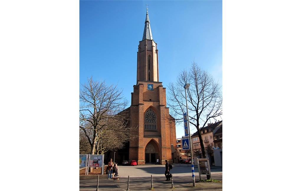 Evangelische Kreuzkirche in Bonn vom Kaiserplatz aus gesehen (2015)