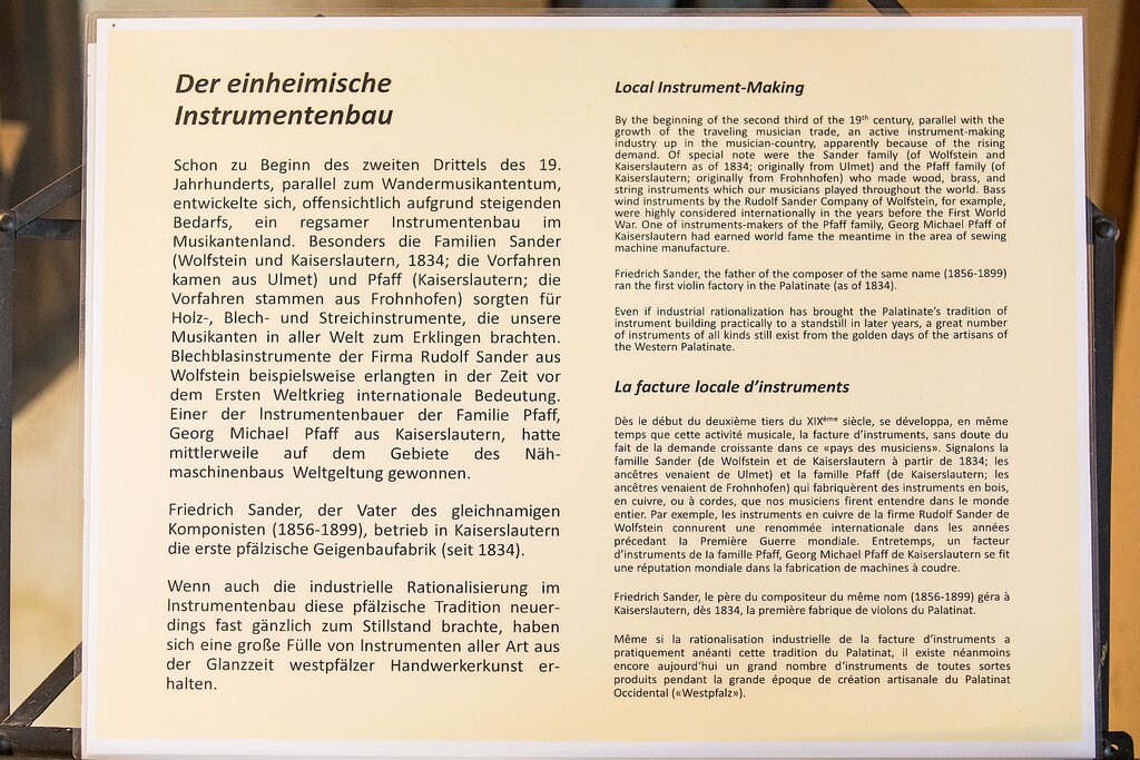 Texttafel zum Instrumentenbau in der Westpfalz aus dem Musikantenland-Museum (2023)