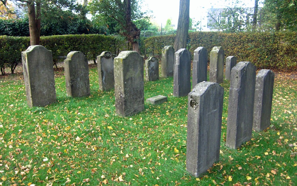 Gräberfeld auf dem Judenfriedhof am Bertzweg in Willich-Schiefbahn (2013)