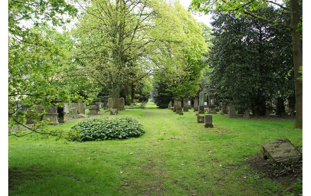 Das Gräberfeld auf dem Jüdischen Friedhof Segeroth, Assmannweg im Essener Nordviertel (2012).