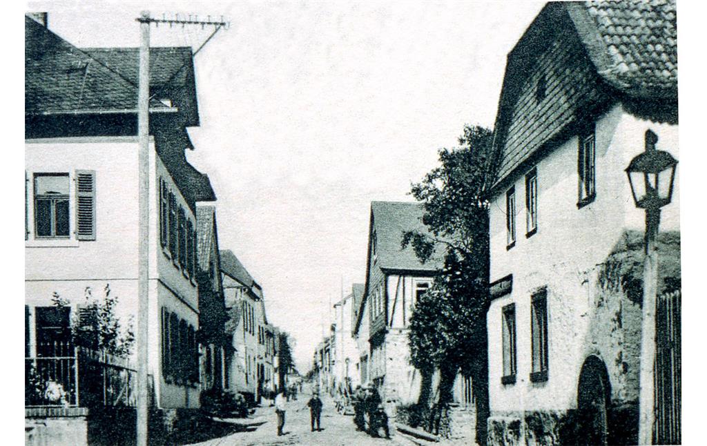 Alte Ansicht der Stromberger Straße in Dörrebach, um 1900